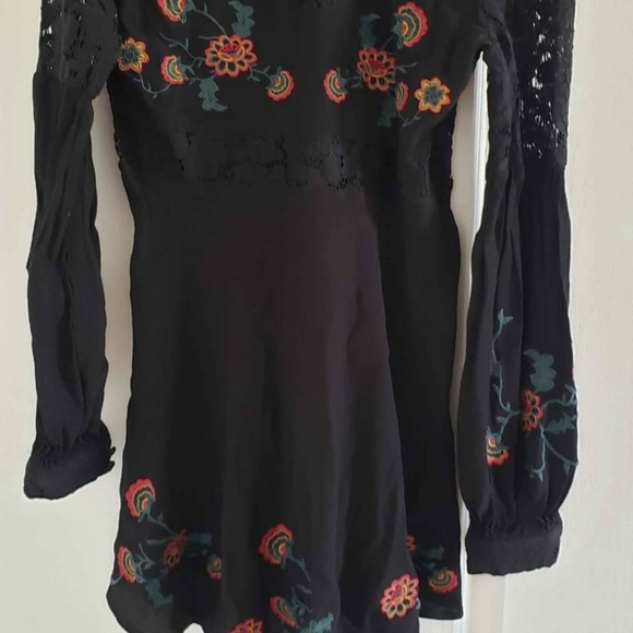 Clothes - Picture 7 of 7